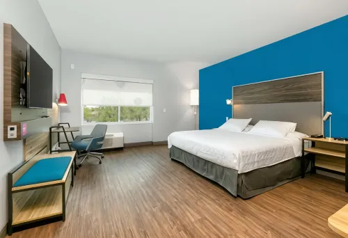 Tru by Hilton Austin NW Arboretum