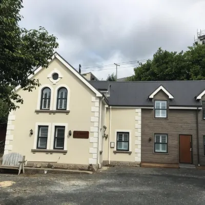 The Stables Dunedin Отели рядом с достопримечательностью «Рослин»