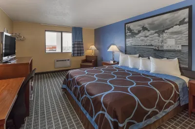 Super 8 by Wyndham Janesville