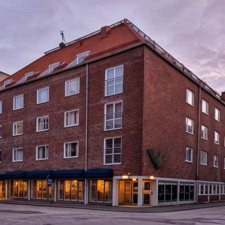 Hotel Amadeus by First