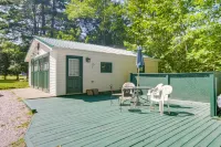 Kayaks, Cozy Cottage and Scenic Wine Tours - Charming Oasis Hotels in Austinburg