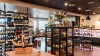 Hôtel & Cie فنادق في Sainte-Anne-des-Monts