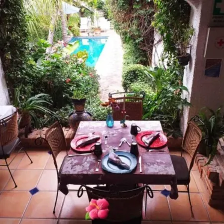 Casa Flores Bed & Breakfast
