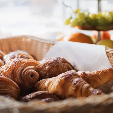 Le Paris Brest Hotel