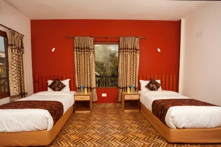 Sauraha Holiday Home Riverside by Managed Hotel Surya Adventure Отели рядом с достопримечательностью «The SU4E Home»