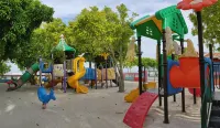 La Isla Tropica Hotels in Maadhoo