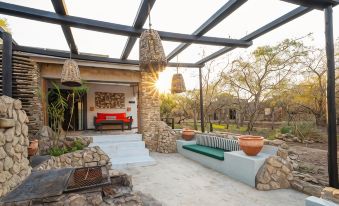 Foxy Crocodile Bush Lodge & Kruger Safari's - No Loadshedding