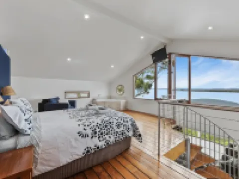 Wheelhouse Apartments Hotels in Strahan