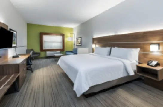 Holiday Inn Express & Suites JUNCTION by IHG