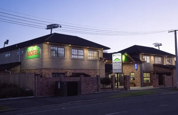 阿里納閣汽車旅館