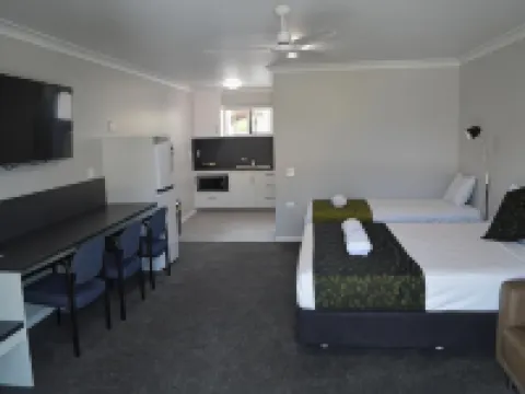 Monte Carlo Motor Inn Hotels in Rosslea