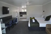 Monte Carlo Motor Inn Hotels in Garbutt