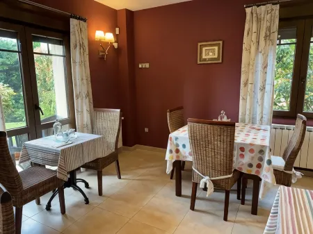 Hospedería Rural Santa Cruz Отели в г. Ла Куэва