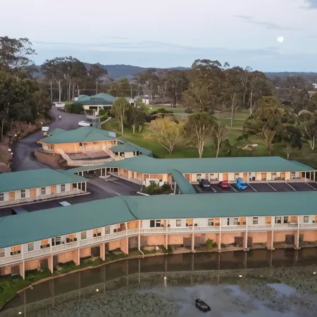 Golf Club Motor Inn Wingham Отели в г. Уингем