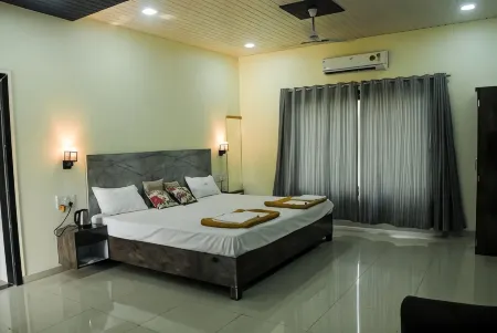 Ashoka Lawns and Resort Отели в г. Пандвадеви