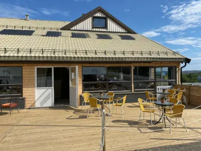 8 Seasons Hotel Hotels in 