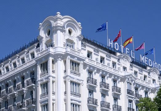 4. 호텔 메디오디아..