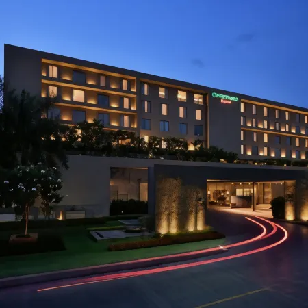 Courtyard Pune Hinjewadi Отели рядом с достопримечательностью «оз. Пашен»