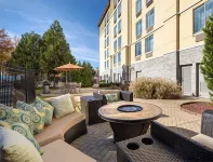 La Quinta Inn & Suites by Wyndham Atlanta Airport North