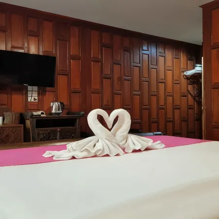 Poonsook Phitsanulok Hotel Отели рядом с достопримечательностью «Дворец Чан»