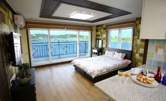 Taean (Anmyeondo) Healing Pension