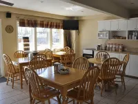 Swiss Chalet Motel Hotels in Revelstoke