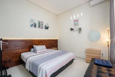 Villa Sawahan Family with Private Pool Hotels in Beji