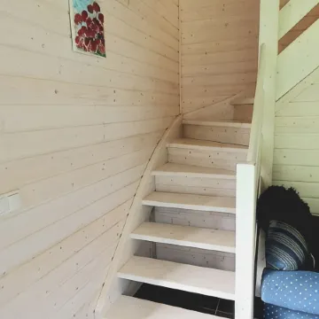 Gemütliches Holzhaus mit Garten nah am Wasser, Hundefreundlich Отели в г. Полицкий повят