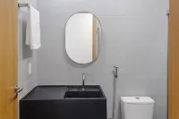 Modern Apt with Pool and 3 Suites Vka0115  호텔