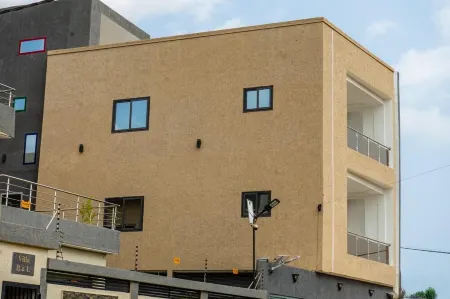 Charming 3-bedroom house with AC, WiFi and security agent in Sanguera togo