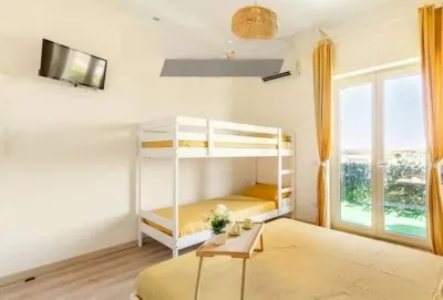 [Panoramic and 90 meters from the sea] Riserva naturale Foce Volturno - Costa di Licola附近的飯店