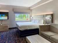 Reston Inn & Suites - parking