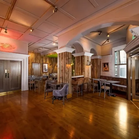 Queens Hotel