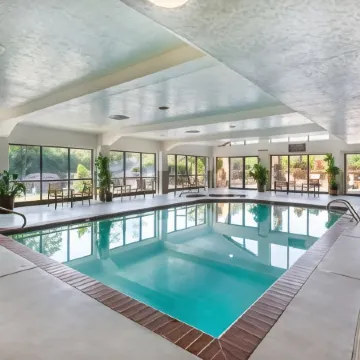 Best Western Plus Cotton Tree Inn