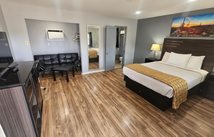 Travelers Inn