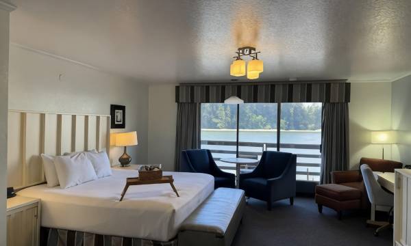 River House Inn, a Baymont by Wyndham