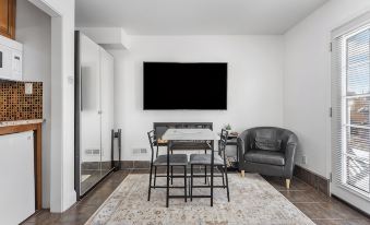 Recently Updated Private Studio w/ Separate Entrance Near Lake Chabot