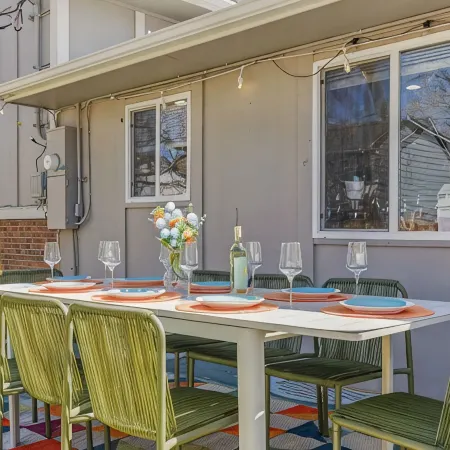 Spacious 4BD - Backyard BBQ, Fire Pit & Mini Golf