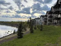 Sunrise Suite on Lake Superior- Pool & Hot Tub - 4-Star