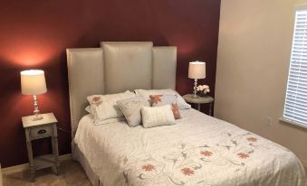 Comfortable 3BR Townhome Near Parks, Great Value