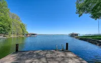 Cabin' A Good Time - Lake Front Property - 3-Star