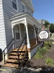 4-Bdrm 3 bath house in Grafton with large patio, WiFi and very walkable. Fun!!!
