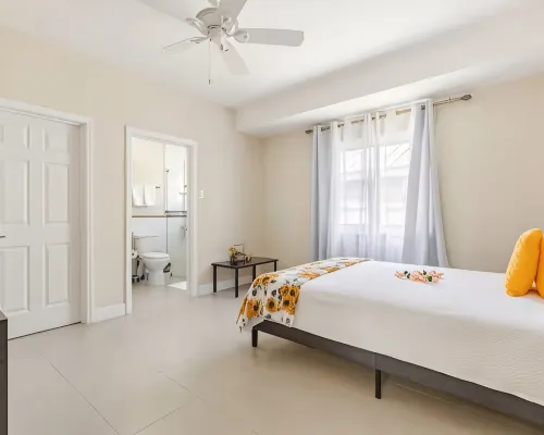 Sunshine Seashore Escape Jamaica Hotels in Lucea