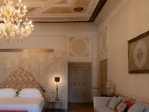 Eight Venezia