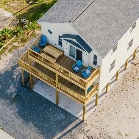 4-bedroom house in serene Avon with ocean view! Book your getaway now