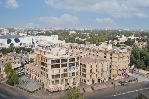 Sunday Hotel & Convention Centre by CheckIn, Vadodara