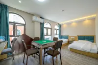 Yuezhijia Business Hotel (Huoshan Ferris Wheel Passenger Transport Center)