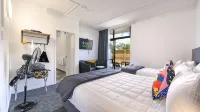 Urban Lounge Sleepery, SureStay Collection by BW