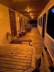 Spacious 5-bedroom farmhouse in delightful Kenoza Lake with WiFi, AC,