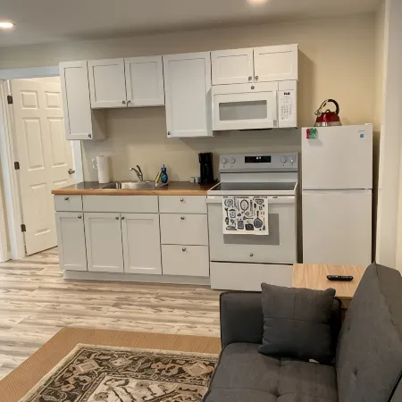 2 BR 1 Bath w/Full Kitchen Large Apartment in enjoyable Ellsworth with AC, WiFi
